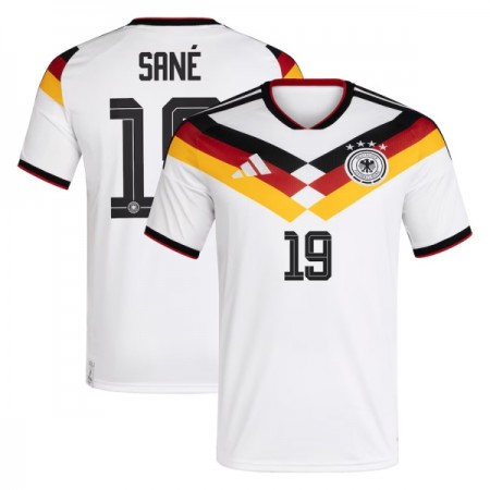 Maglia Germania Sane 19 Prima Divisa Mondiali 2026 Maglia Germania Sane 19 Prima Divisa Mondiali 2026
