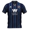 Maglia Millwall Prima Divisa 2026-27 Maglia Millwall Prima Divisa 2026-27
