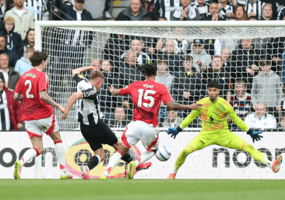 Il Manchester United ha subito una sconfitta record contro il Newcastle United per 1-4